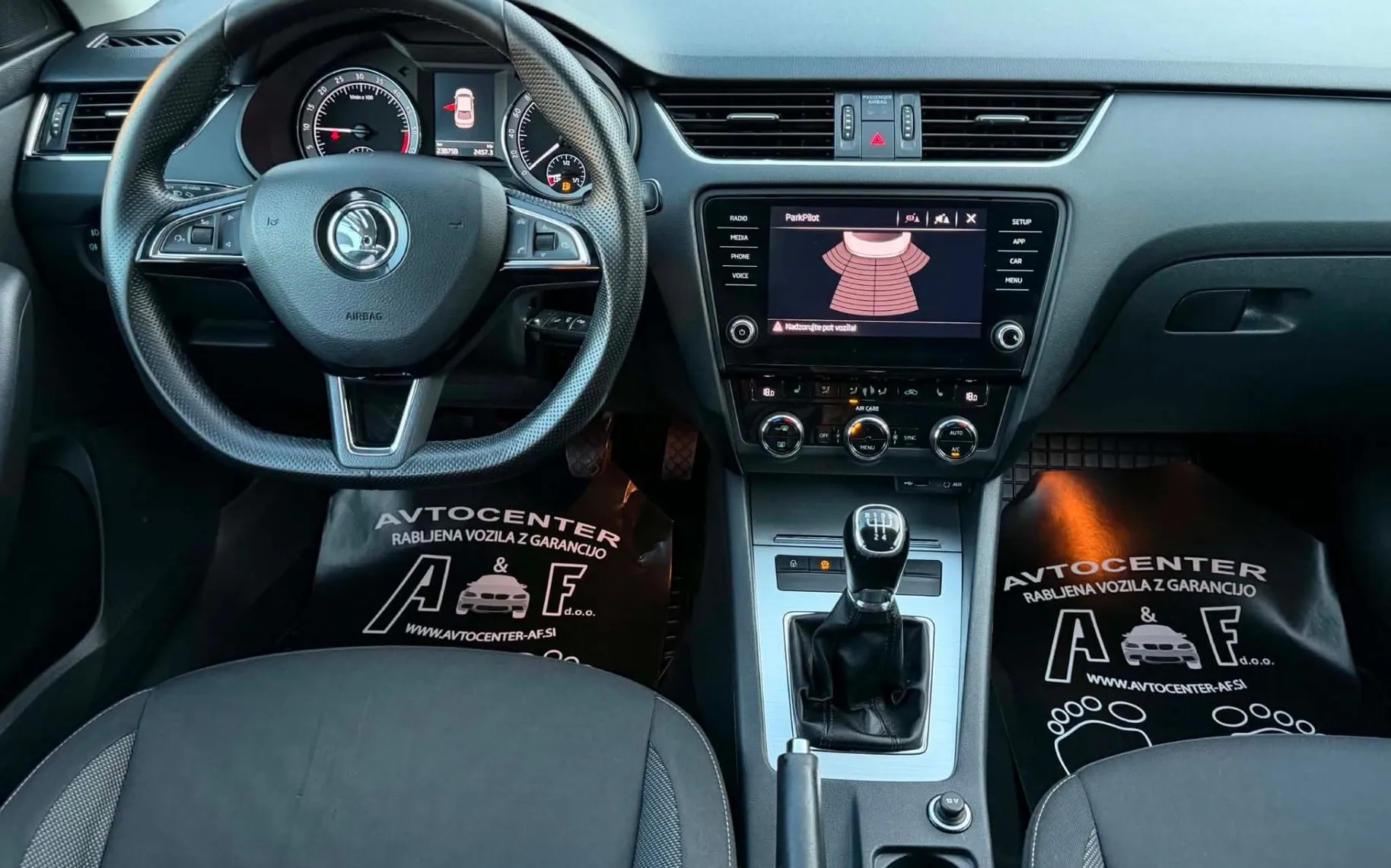 Notranja slika - Škoda Octavia - 1.6 TDI-LED-LIZING ZA TUJCE-TEMPOMAT-PDC-... - 10