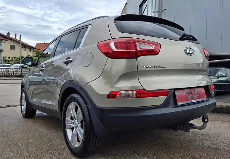 Zunanja slika - KIA Sportage - 2.0 CRDi AWD LX Urban SLOVENSKO POREKLO - 6