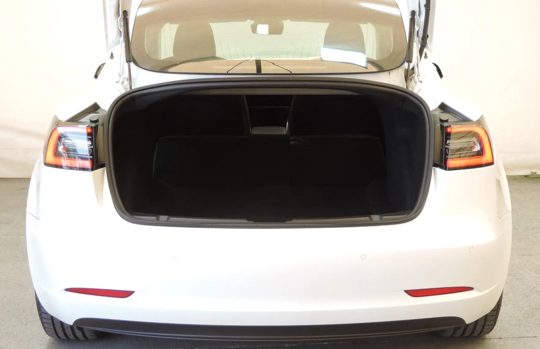 Zunanja slika - Tesla Model 3 - Performance AWD  Dual Motor 2x65 kW - 18