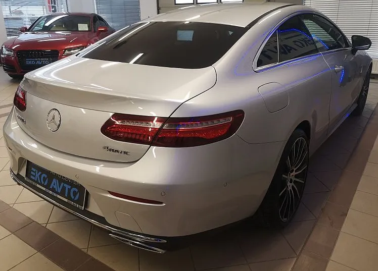 Zunanja slika - Mercedes-Benz E-Razred - E 220 d 4MATIC VELIKA NAVI-USNJE-KAMERA-ALU20-PD.. - 5