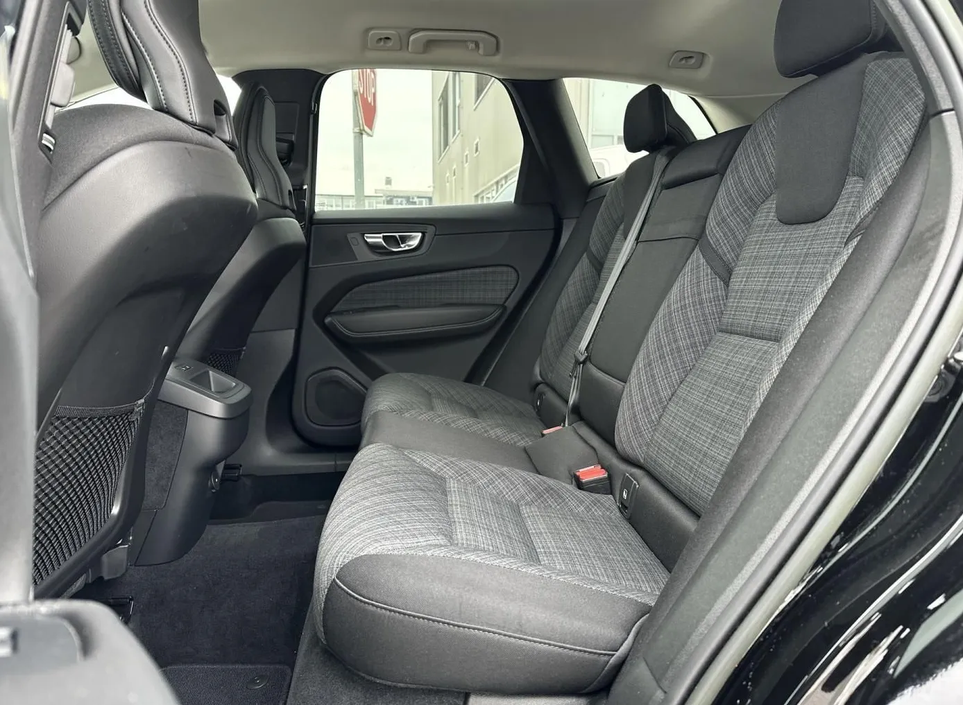 Zunanja slika - Volvo XC60 - B4D Core Avt. LED-KAMERA-KEYLESS - 12