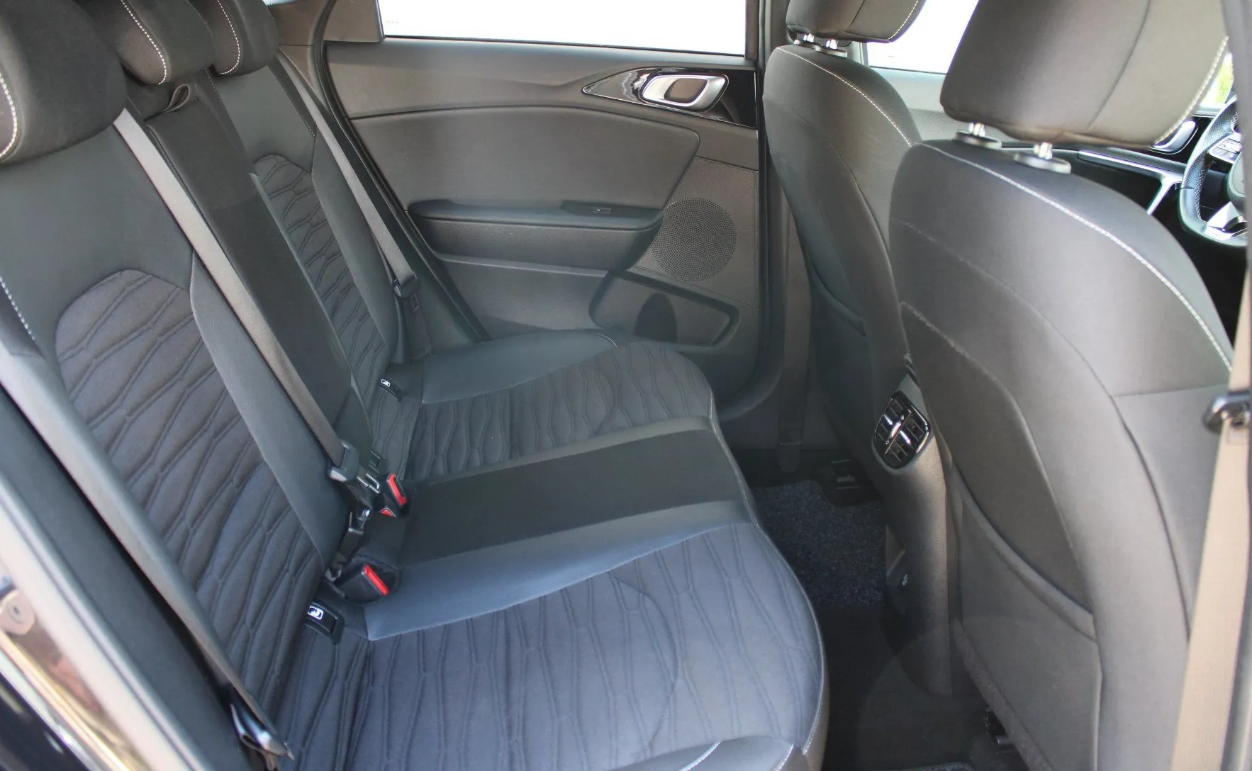 Zunanja slika - KIA Ceed - SW  SW 1.6 CRDi MHEV GT-Line ISG DCT - 15