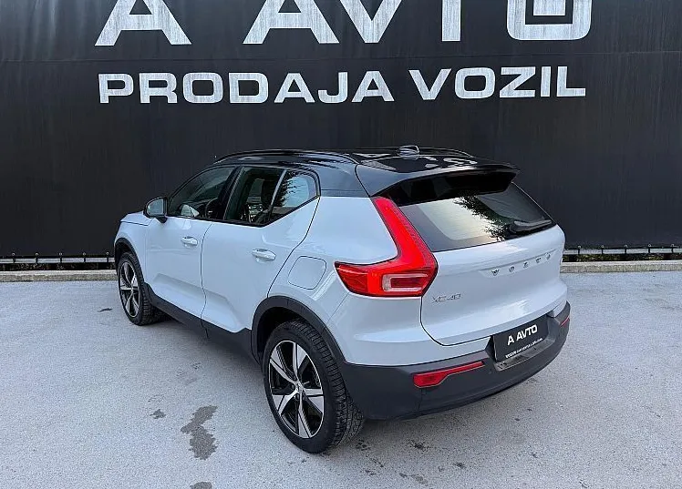 Zunanja slika - Volvo XC40 - BEV AWD R-DESIGN - 5