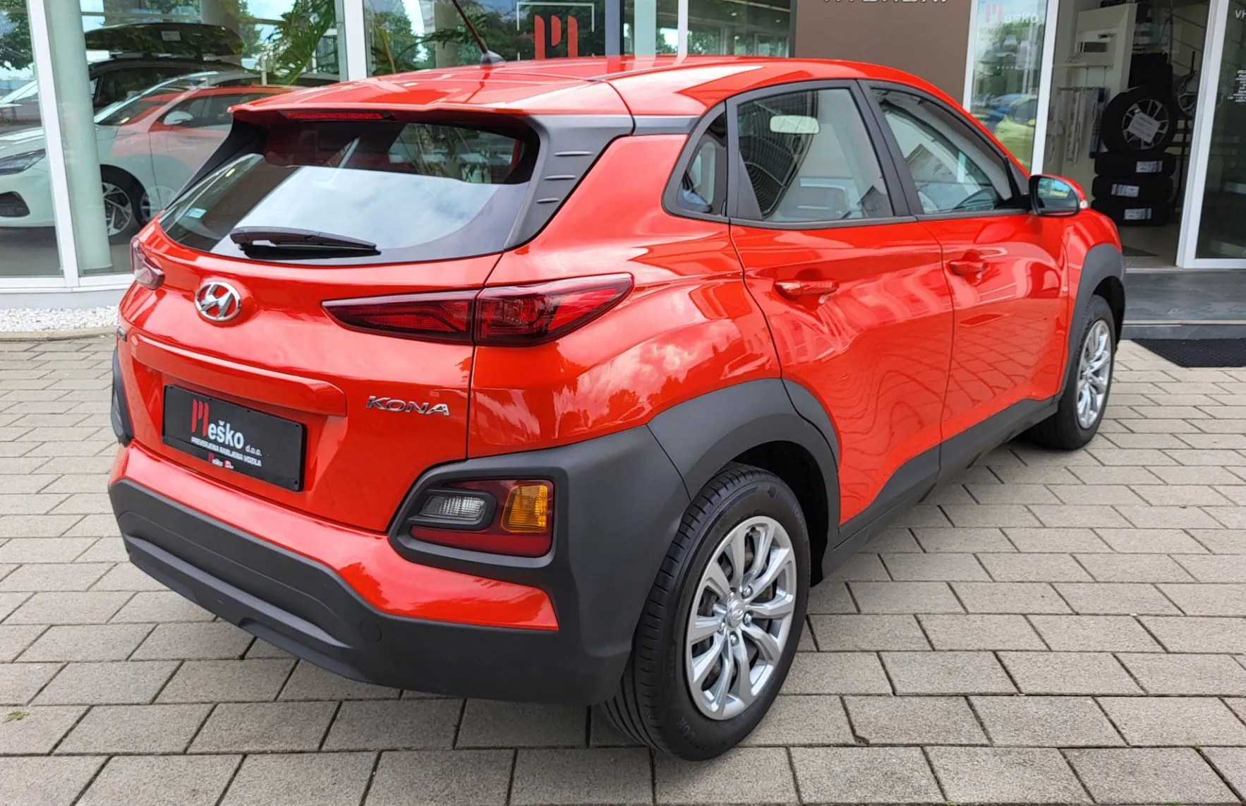 Zunanja slika - Hyundai Kona - 1.0 T-GDI 120 slo-1last-servisira-ac-el.paket-... - 4