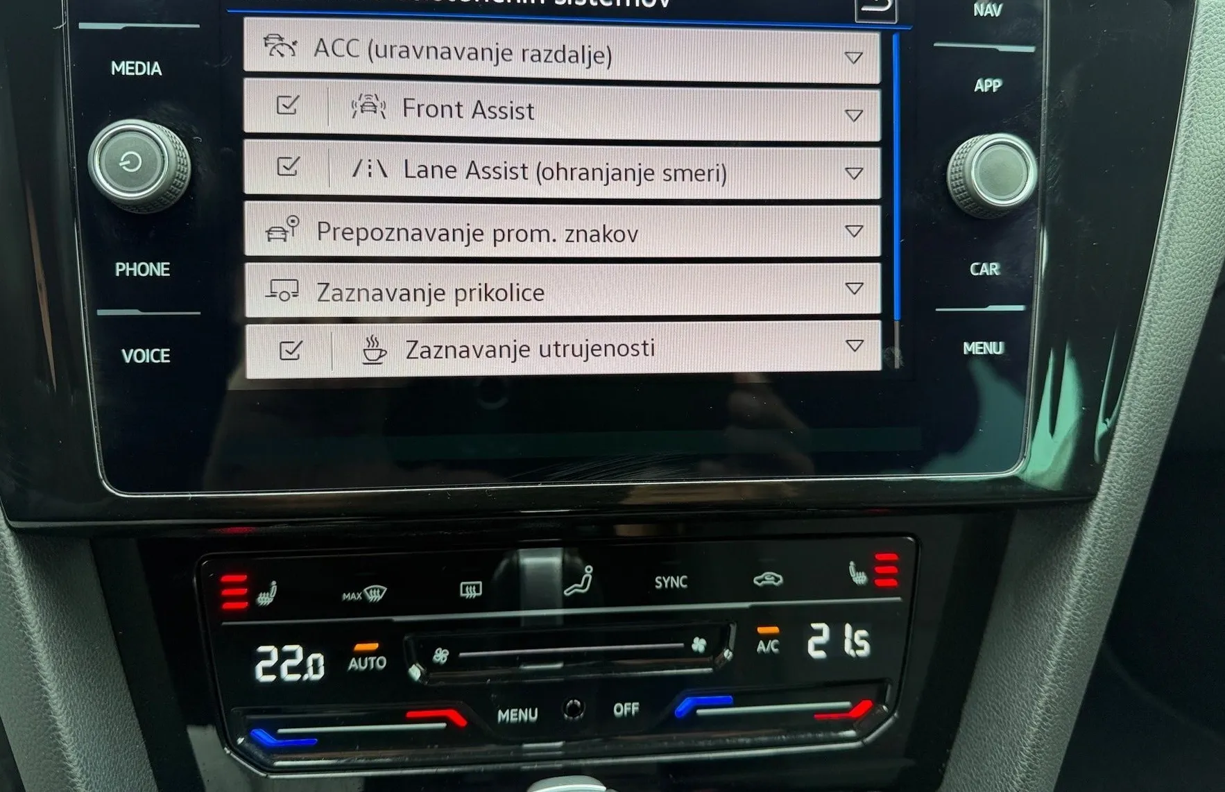 Zunanja slika - VW Passat - Variant 2.0 TDI BMT SCR Business DSG-Vlečna kljuka-Kamera - 17