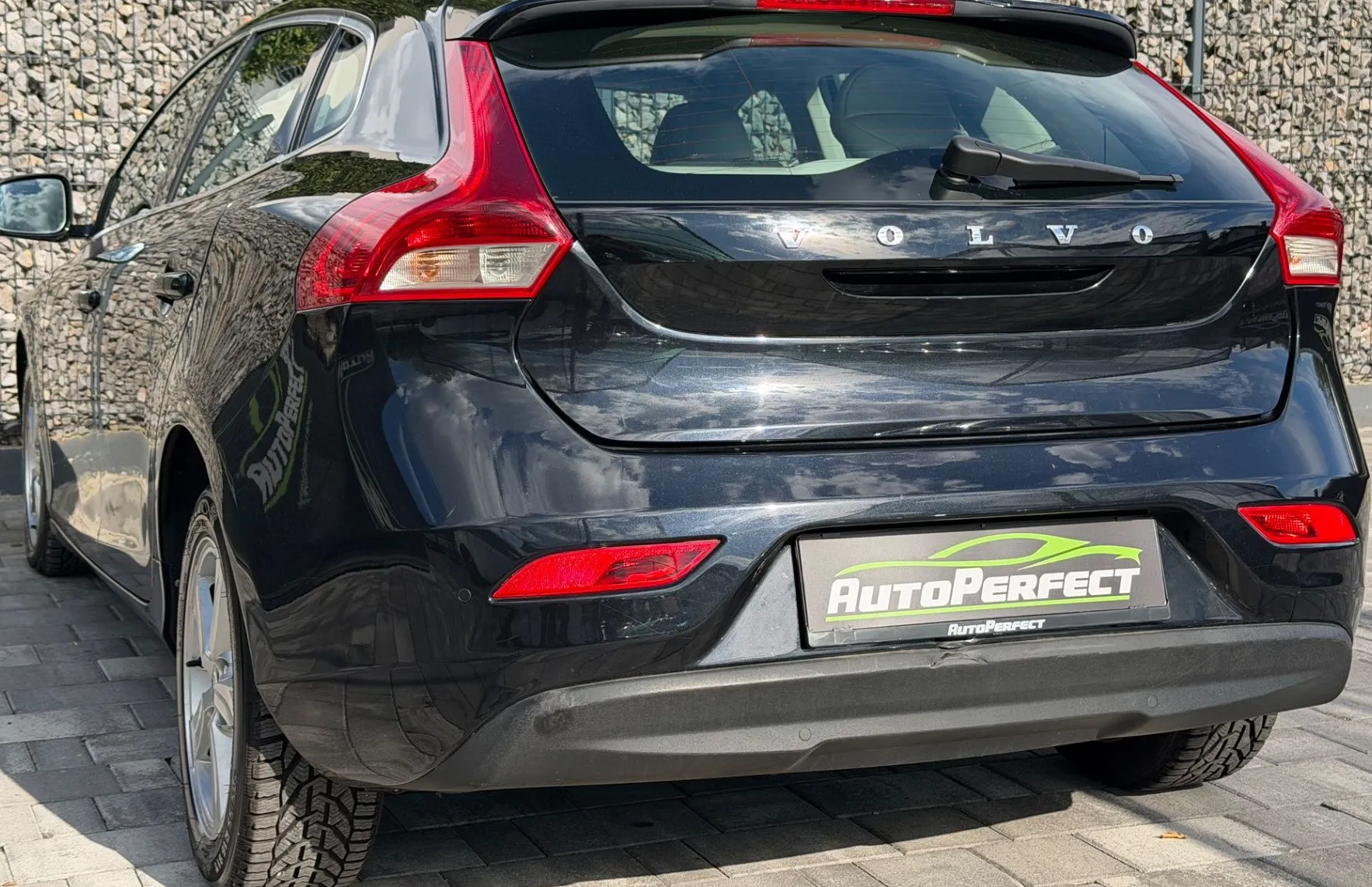 Zunanja slika - Volvo V40 - D2 Momentum AVT. |NAVI|PDC|USNJE| - 4