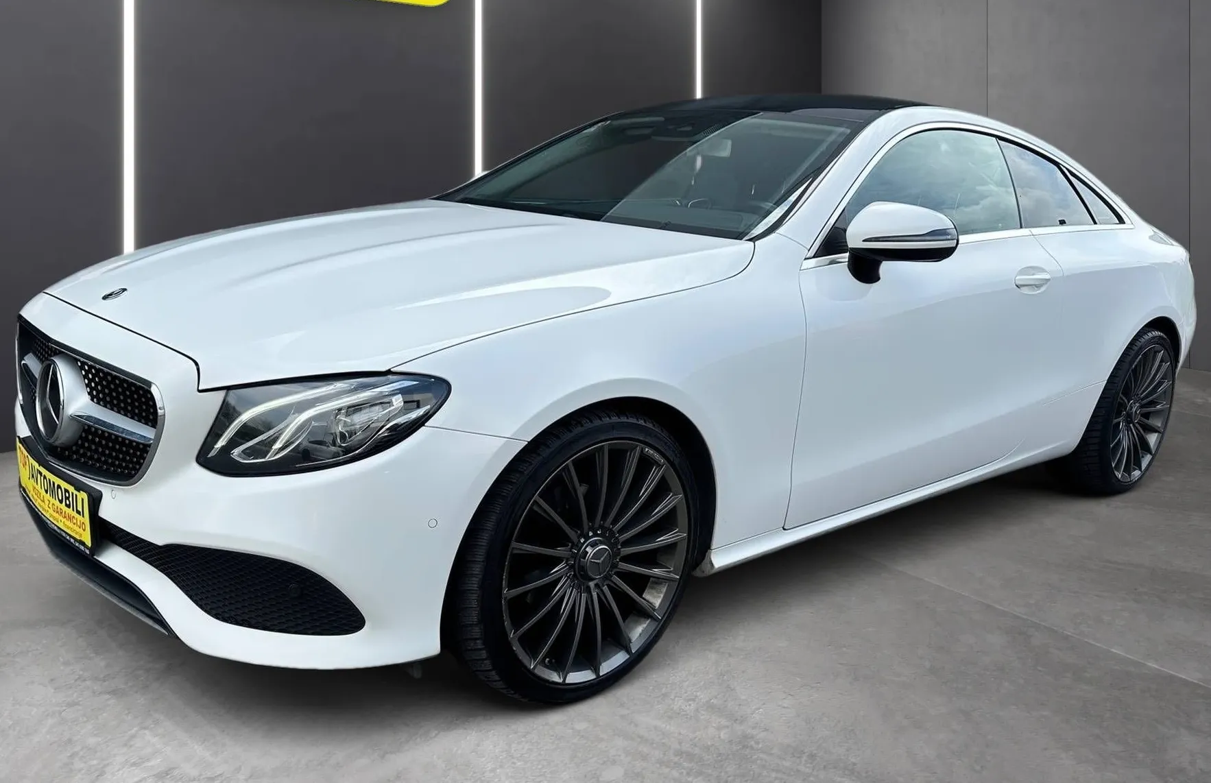 Zunanja slika - Mercedes-Benz E-Razred - COUPE 200 20COL AMG LED NAVI PDC TEM KAMERA TOP - 3