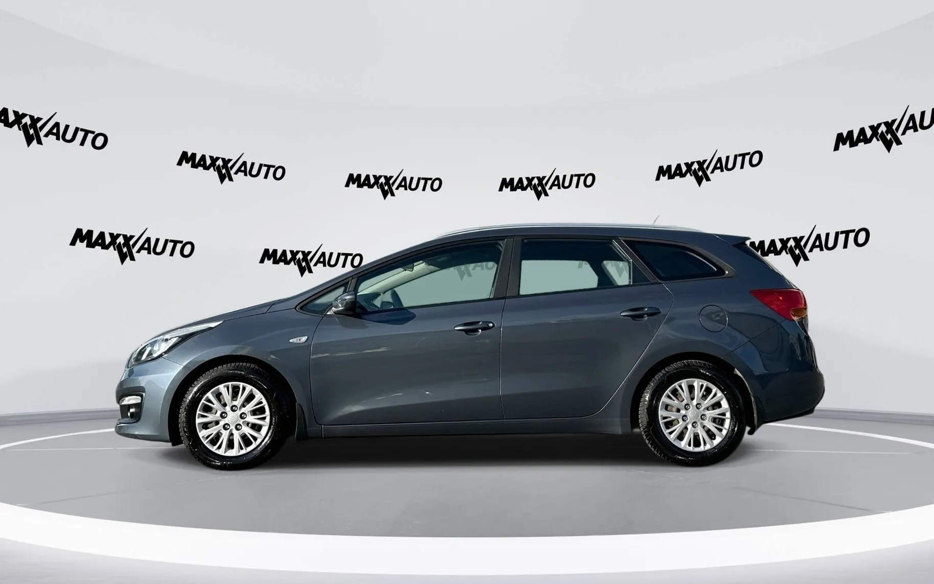 Notranja slika - KIA Ceed SW - CeeD  SW 1.4 GDI EX Champion - 7