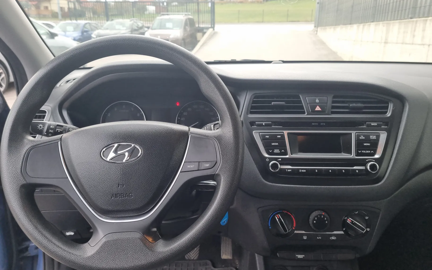 Zunanja slika - Hyundai i20 - 1.25 Life 87143 KM, 1.LASTNIK,SERVISNA - 9