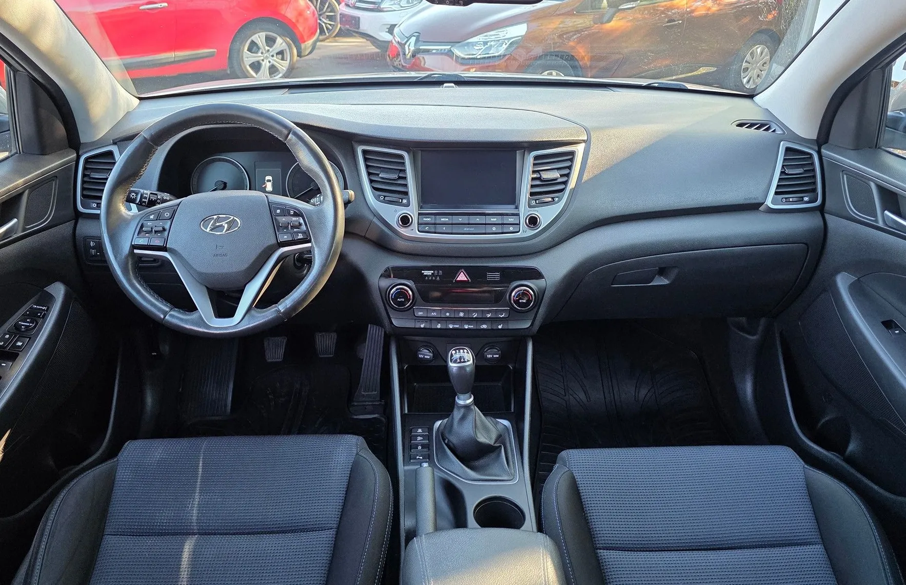 Zunanja slika - Hyundai Tucson - 1.6 GDI PREMIUM LED-KAMERA-NAVI-ALU-SLOVENSKI - 9