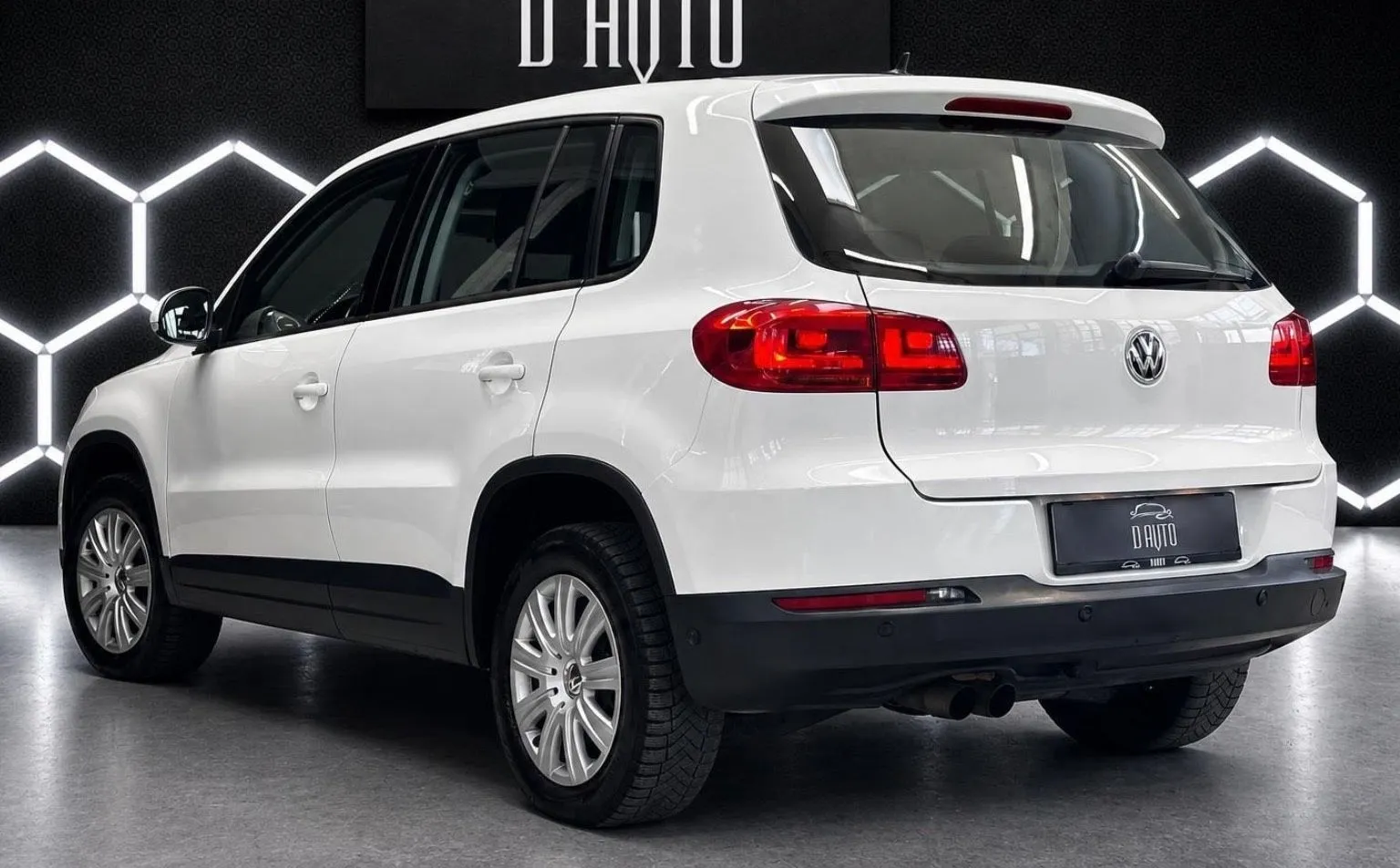 Zunanja slika - Volkswagen Tiguan - 2.0 TDI 4motion DSG | KLJUKA | F1 | TEMPOMAT |PDC - 6
