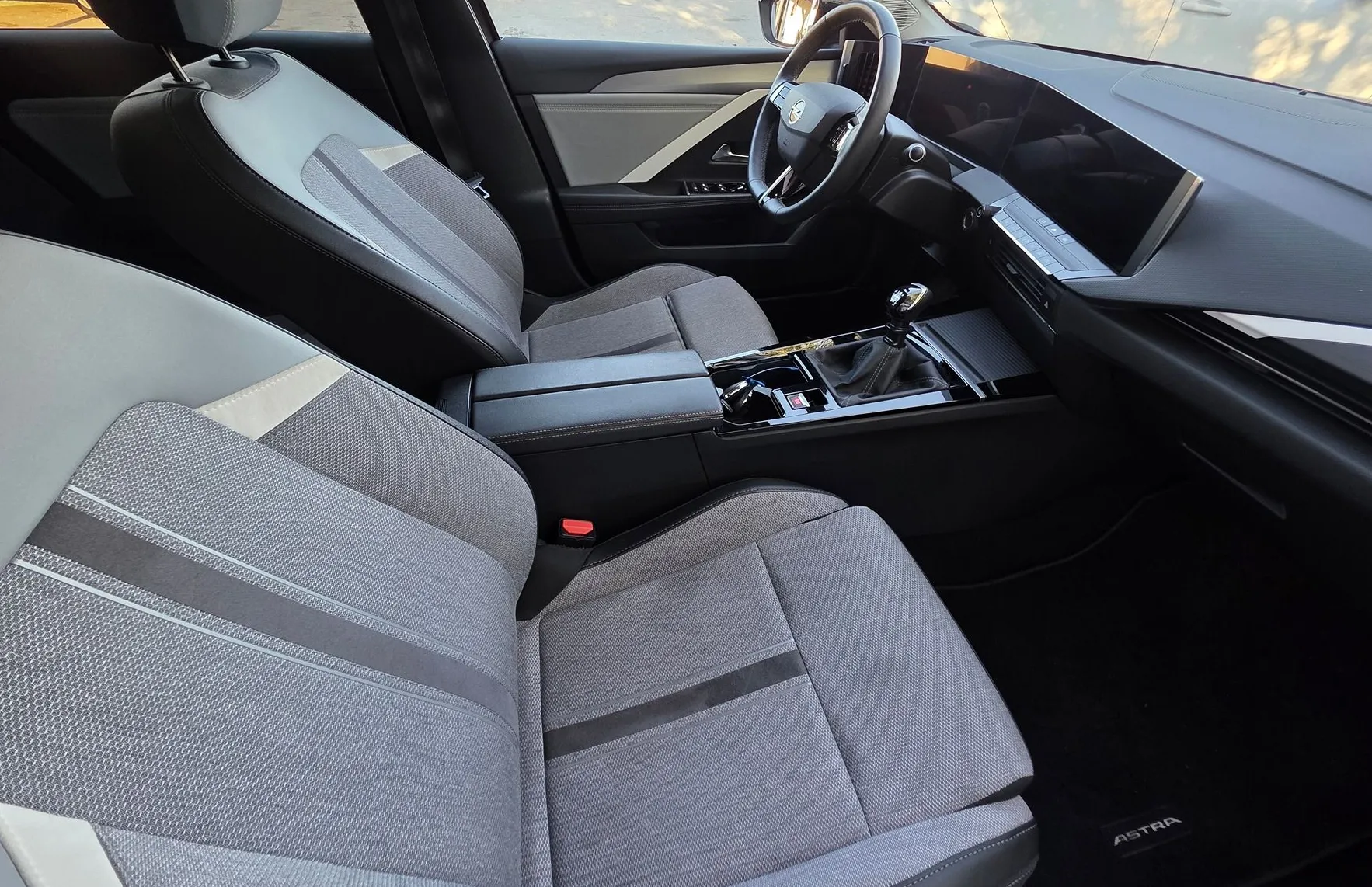 Zunanja slika - Opel Astra - SPORTSTOURER 1.5 D EDITION LED-KAMERA-NAVI-ALU - 12