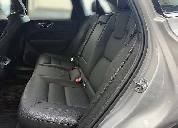 Zunanja slika - Volvo XC60 - B4D AWD AUT Inscription LED KAMERA HARMAN KARDON - 7