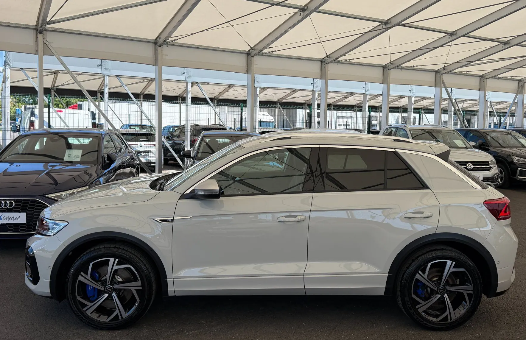 Zunanja slika - Volkswagen T-Roc - R 2.0 TSI 4MOTION DSG-MATRIX LED-EASY OPEN-KAMERA - 3
