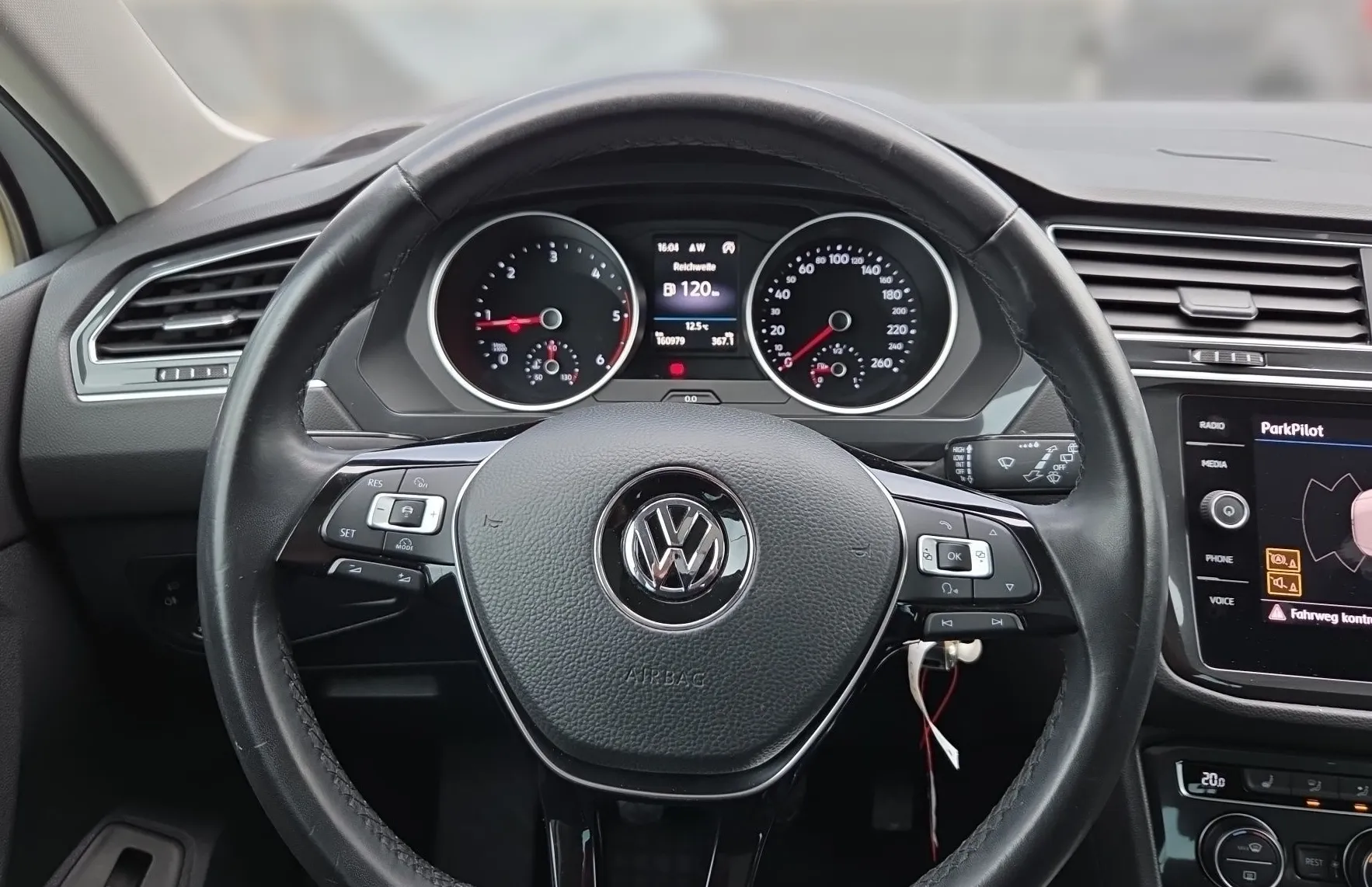 Zunanja slika - VW Tiguan - 2.0 TDI SCR 4MOTION BMT R-Line .rezerviran - 8