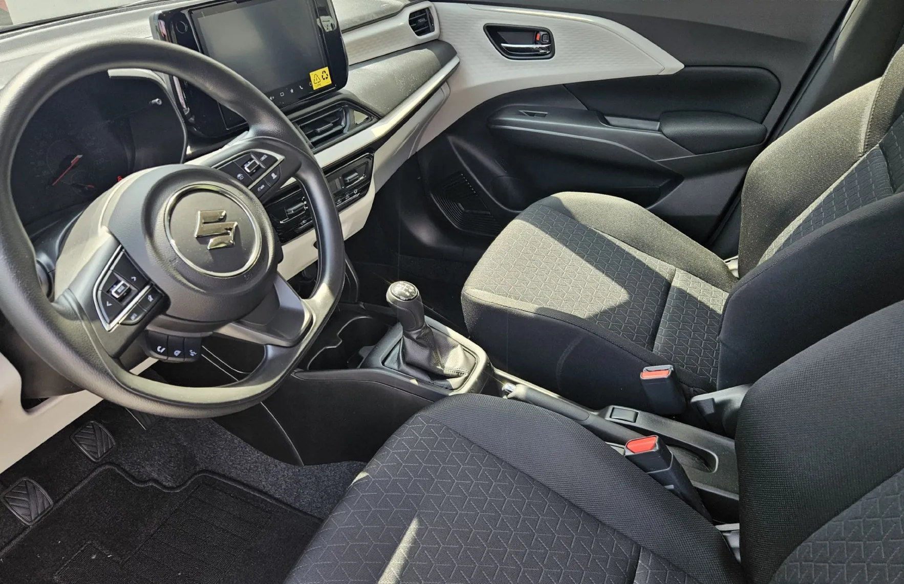 Zunanja slika - Suzuki Swift - 1.2 HIBRID COMFORT - 7