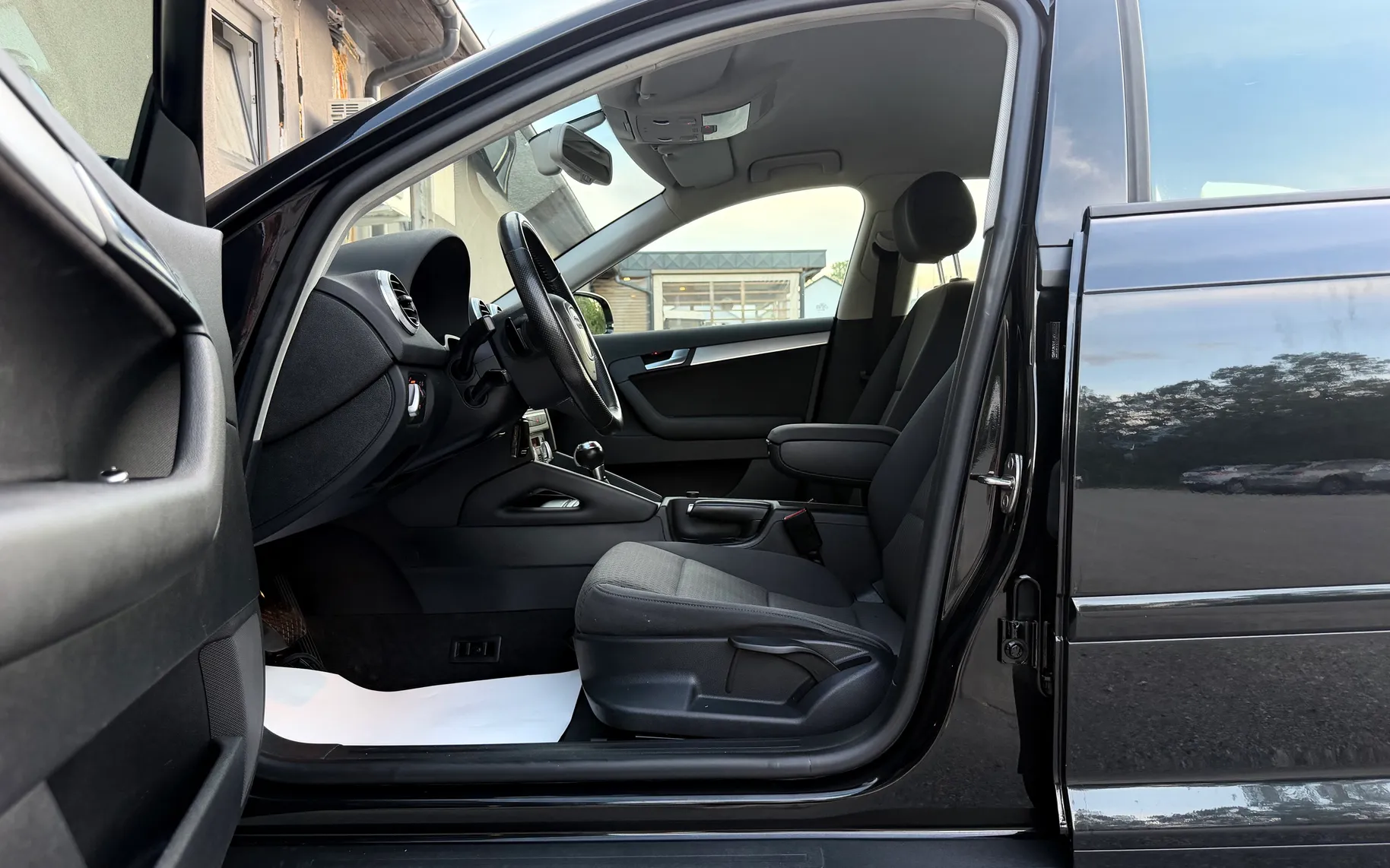 Zunanja slika - Audi A3 - Ambiente 2.0 TDI S-tronic F1 2.LASTNIK ALU 16. - 3
