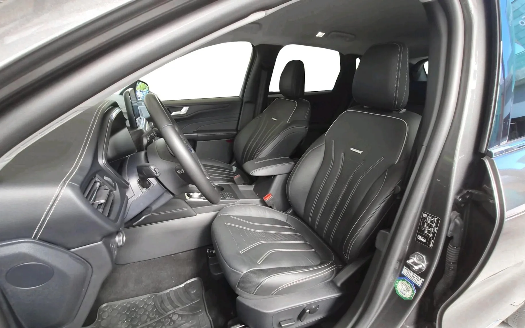 Zunanja slika - Ford Kuga - 2.5 Duratec PHEV Vignale AVT.-SLO-USNJE-HEAD-UP - 5