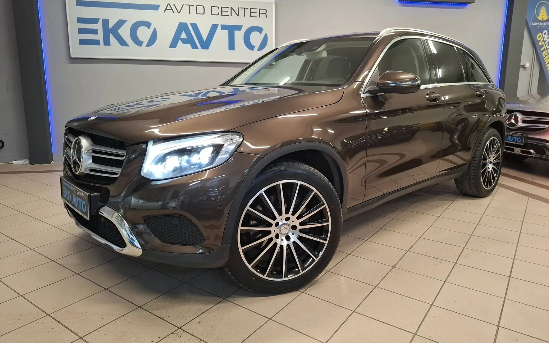 Zunanja slika - Mercedes-Benz GLC-Razred - GLC 250 d 4MATIC Exclusive AIR MATIC-HUD-ACC-9G... - 1