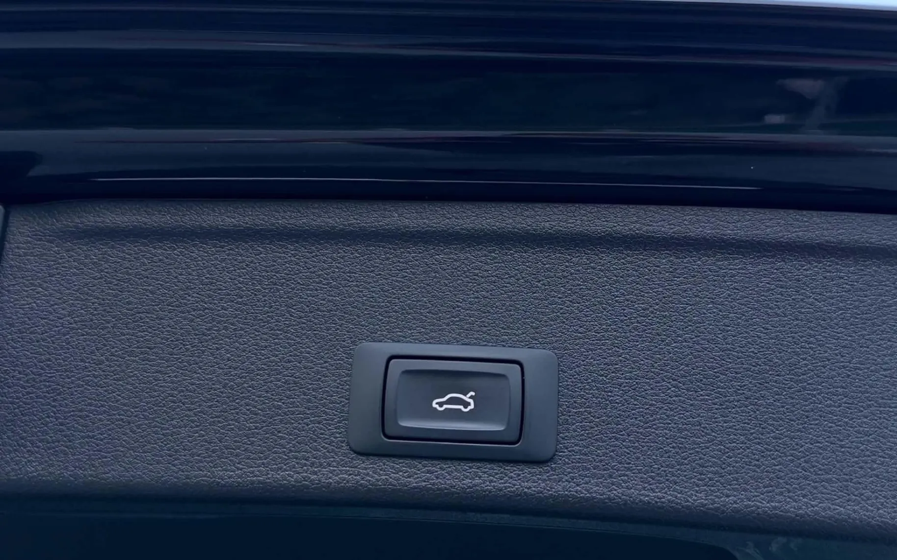 Notranja slika - Audi A4 Avant - 2.0 TDI-AUT-140KW-S LINE-LIZING ZA TUJCE- - 12
