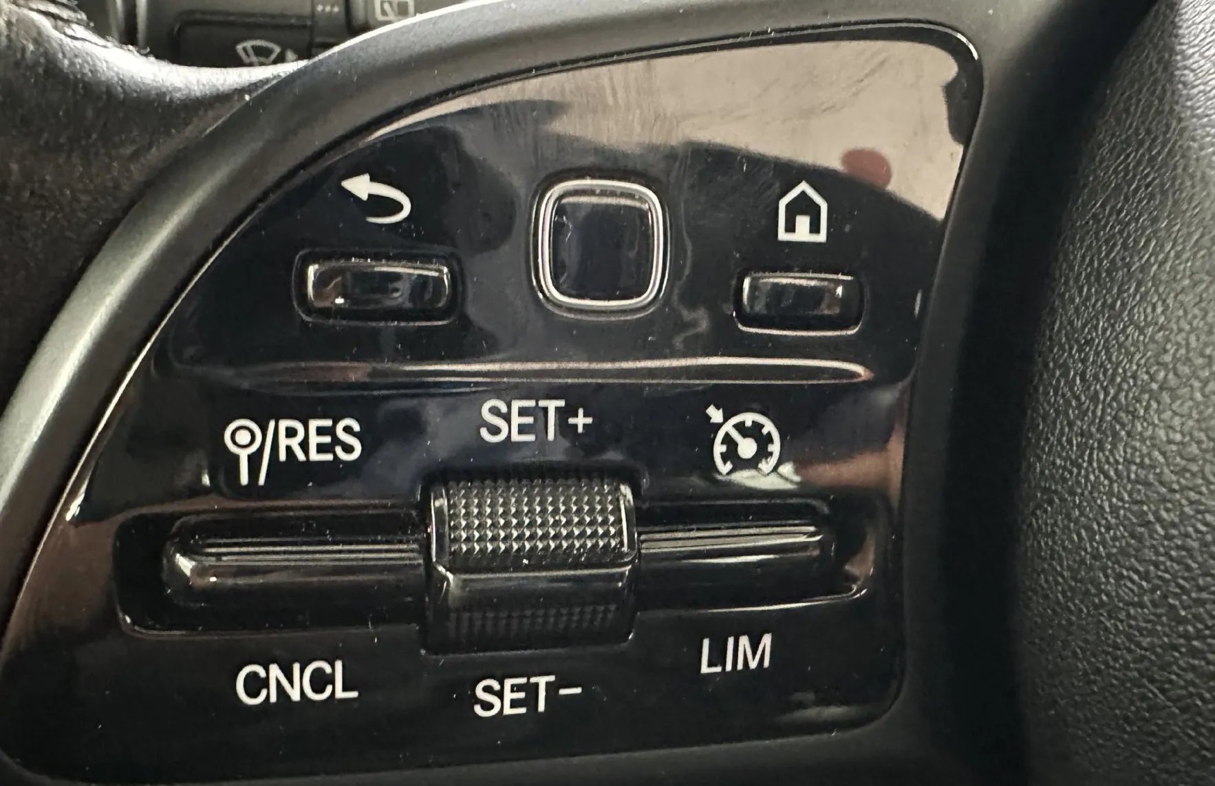 Zunanja slika - Mercedes-Benz GLB-Razred - GLB 200 d 4MATIC Avt.NEMŠKI.KAMERA.PANORAMA.NAVI - 8