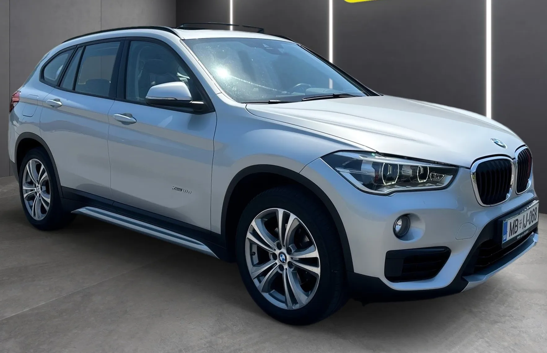 Zunanja slika - BMW X1 - serija : xDrive18d SPORT LINE FUL LED NAVI ACC HUD PDC PANO - 10