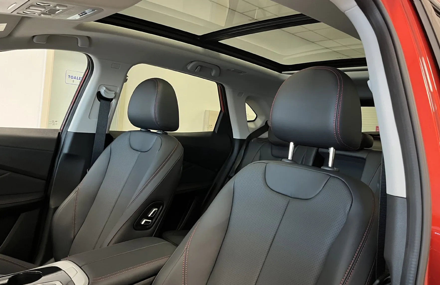 Zunanja slika - Forthing Forthing T5 EVO - T5 Evo 1.5 T-GDI LUXURY - NA ZALOGI - my 2025 - - 13
