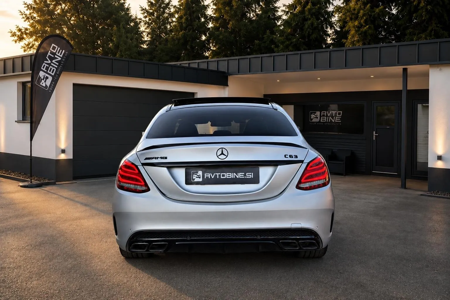 Notranja slika - Mercedes-Benz C-Razred - C 63 AMG-FROZEN MAT-PANO-BURMESTER-LIMO-LED-AMG... - 7