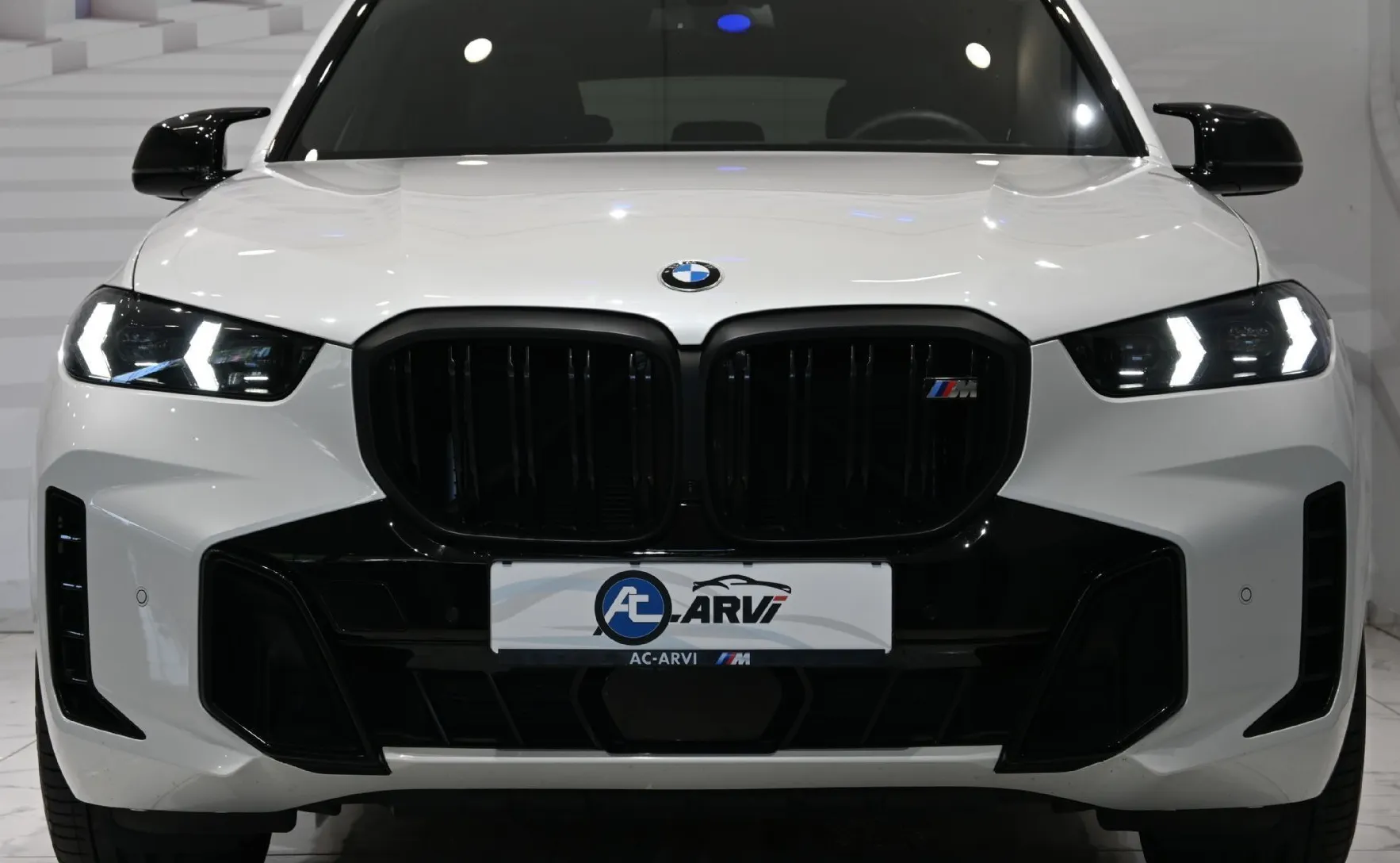 Zunanja slika - BMW X5 - serija : xDriveM60i .M.SPORT-ZRAČNO-KLJUKA-PANO-HUD-KEYLES - 2