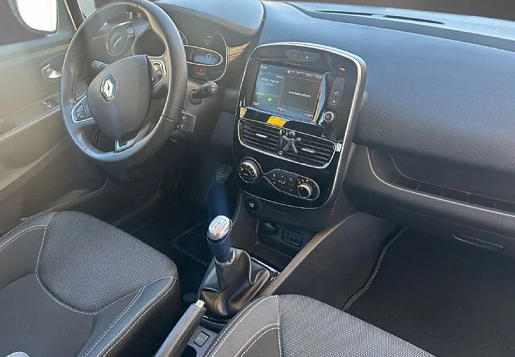 Zunanja slika - Renault Clio - Grandtour dCi 90 Intens - 10