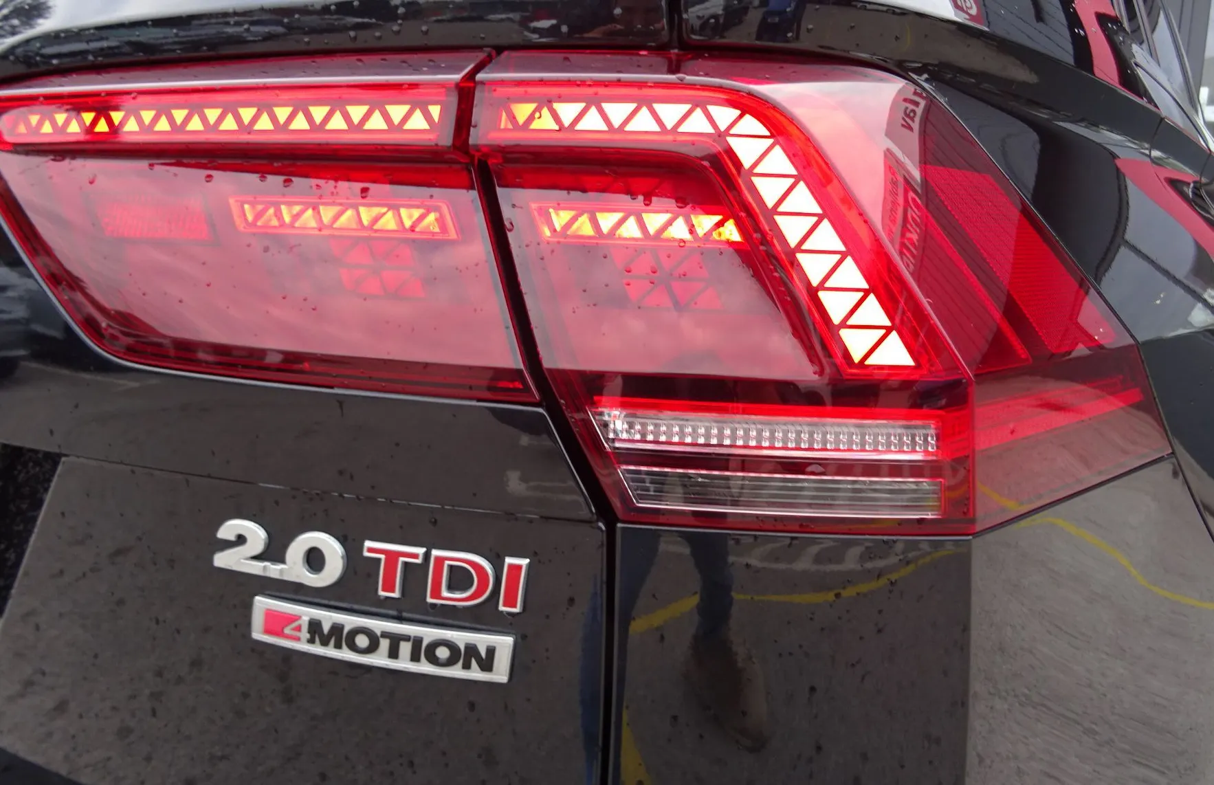 Zunanja slika - Volkswagen Tiguan - 2.0 TDI DSG 4MOT Highline 240KM - SLO - - 19