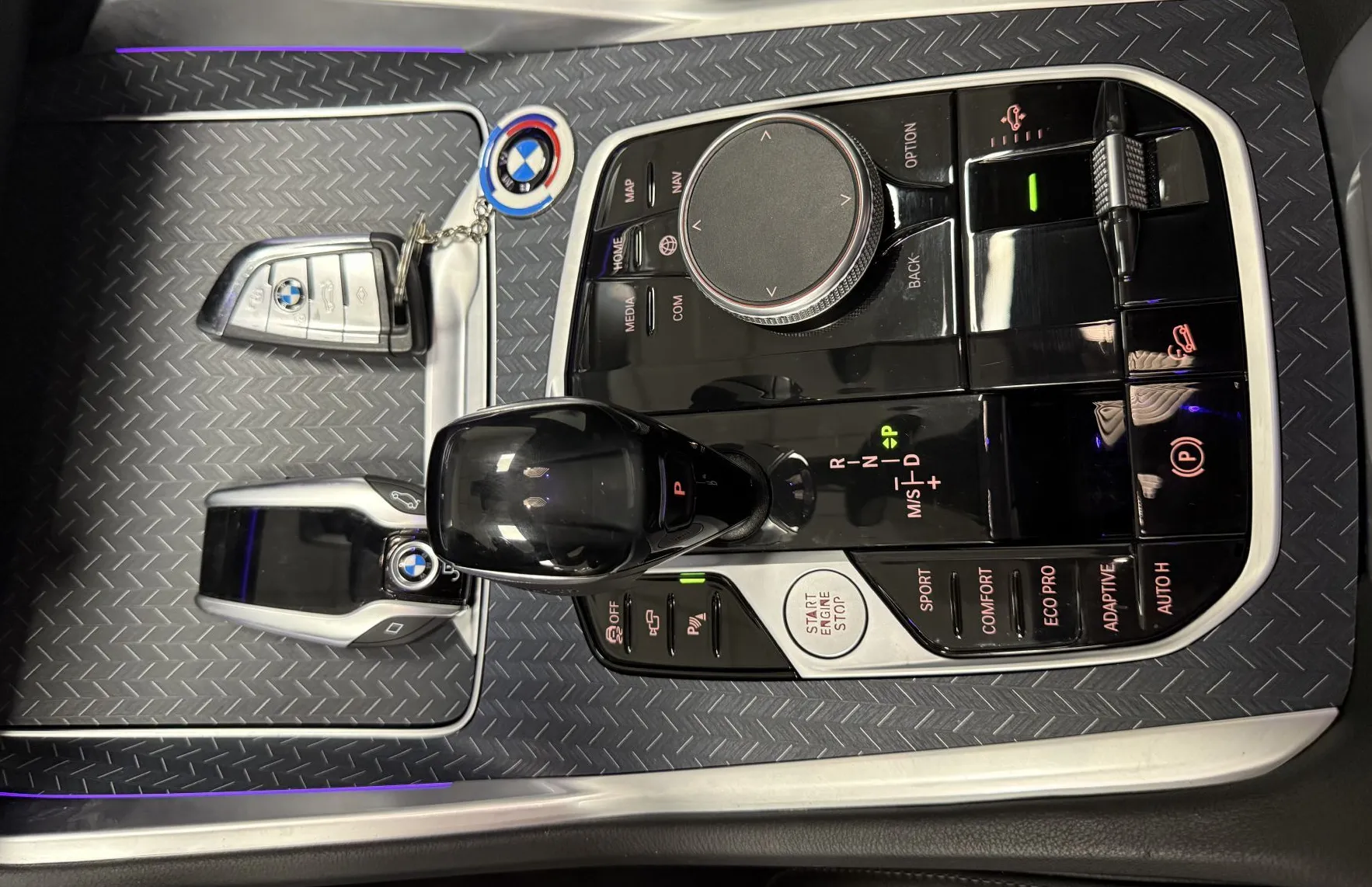 Zunanja slika - BMW X6 - serija : xDrive30d -M-SHADOW-TANSANITE-LASER-ZRAČNO.-22COL - 17