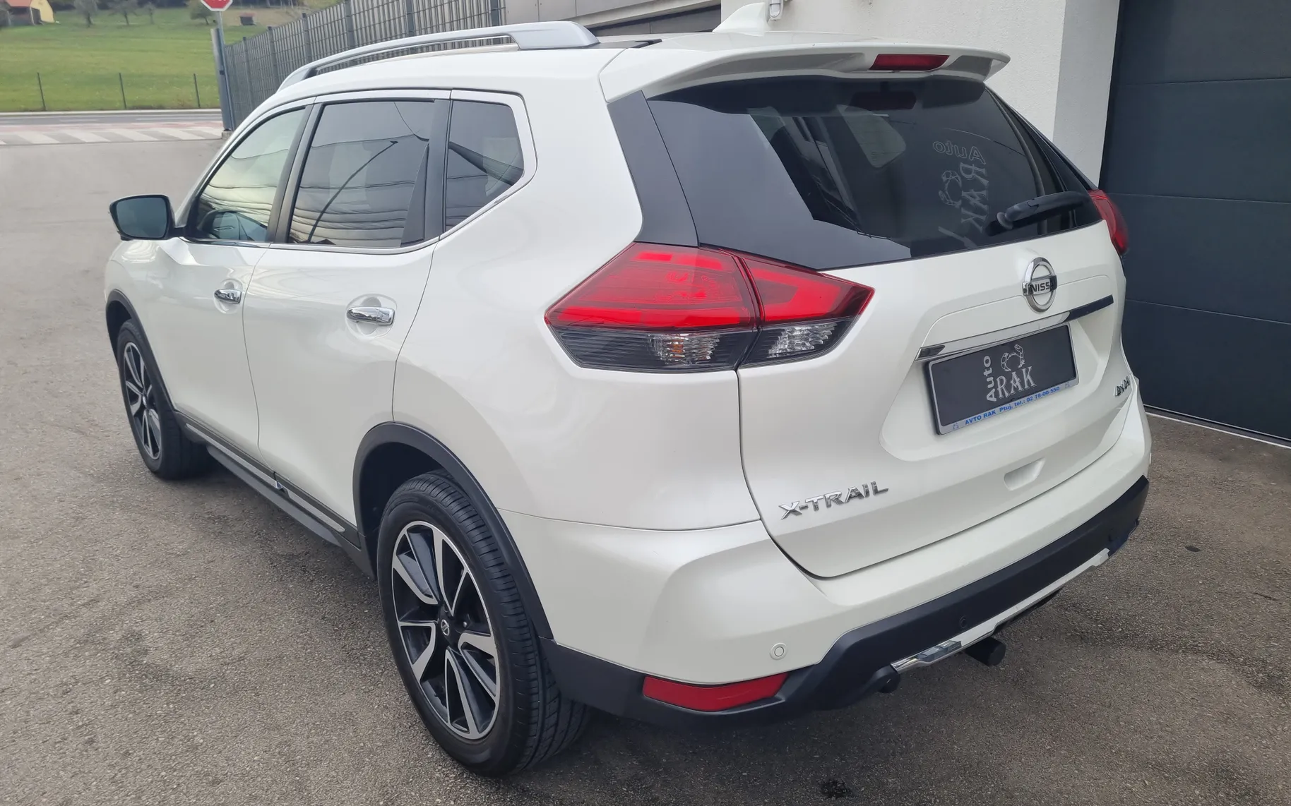 Zunanja slika - Nissan X-Trail - 4WD 1.7 dCi Tekna X-Tronic  1.LAS., 93106KM - 6
