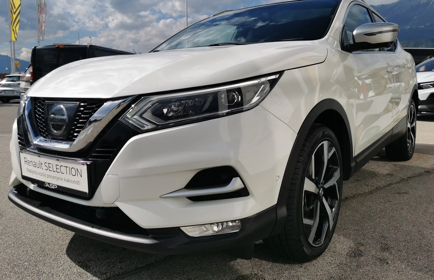 Zunanja slika - Nissan Qashqai - DIG-T 115 Xtronic Tekna Plus - 3