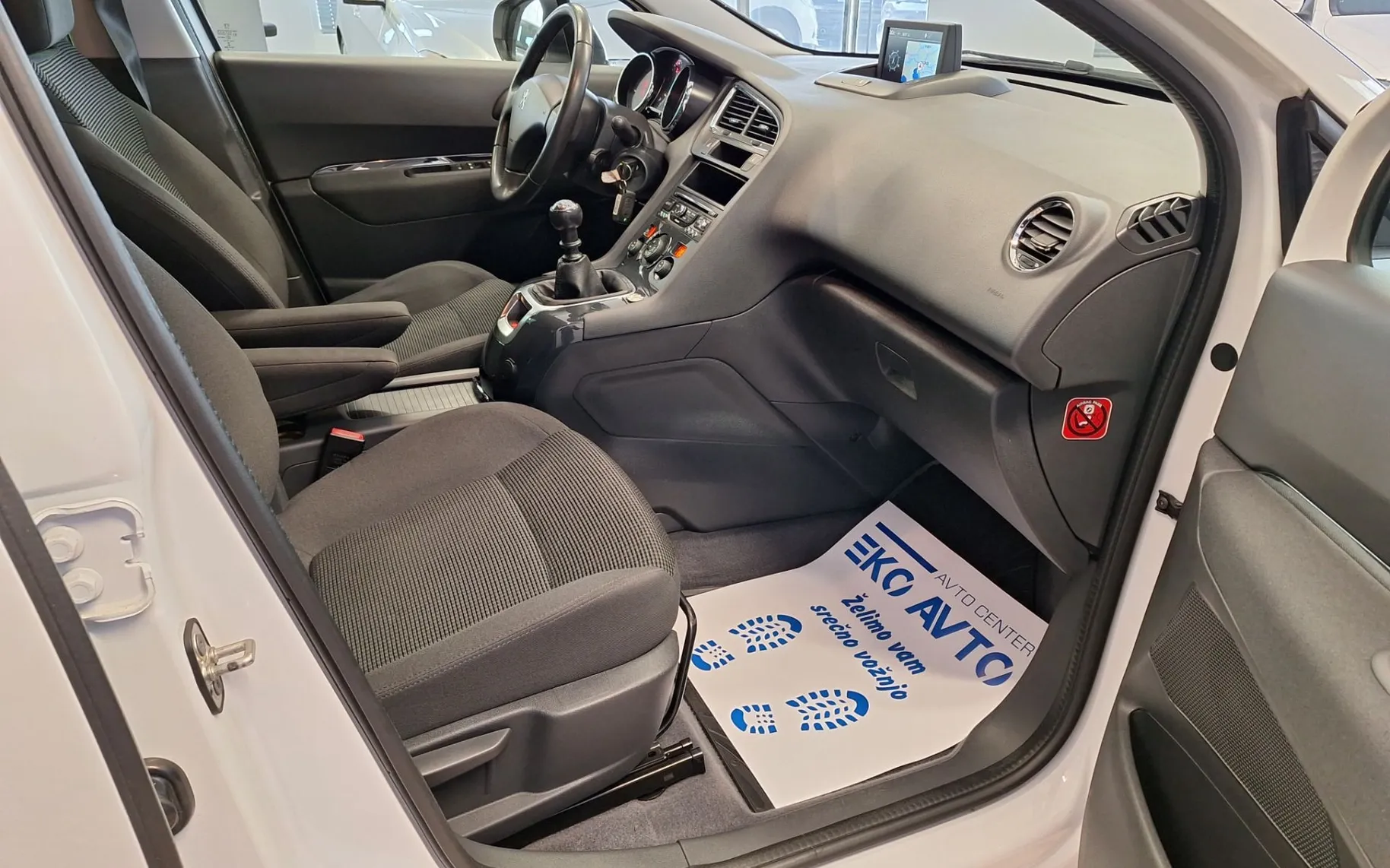 Zunanja slika - Peugeot 5008 - ACTIVE 1.6 HDI KREDIT BREZ POLOGA ODLIČNO OHRANJ.. - 4