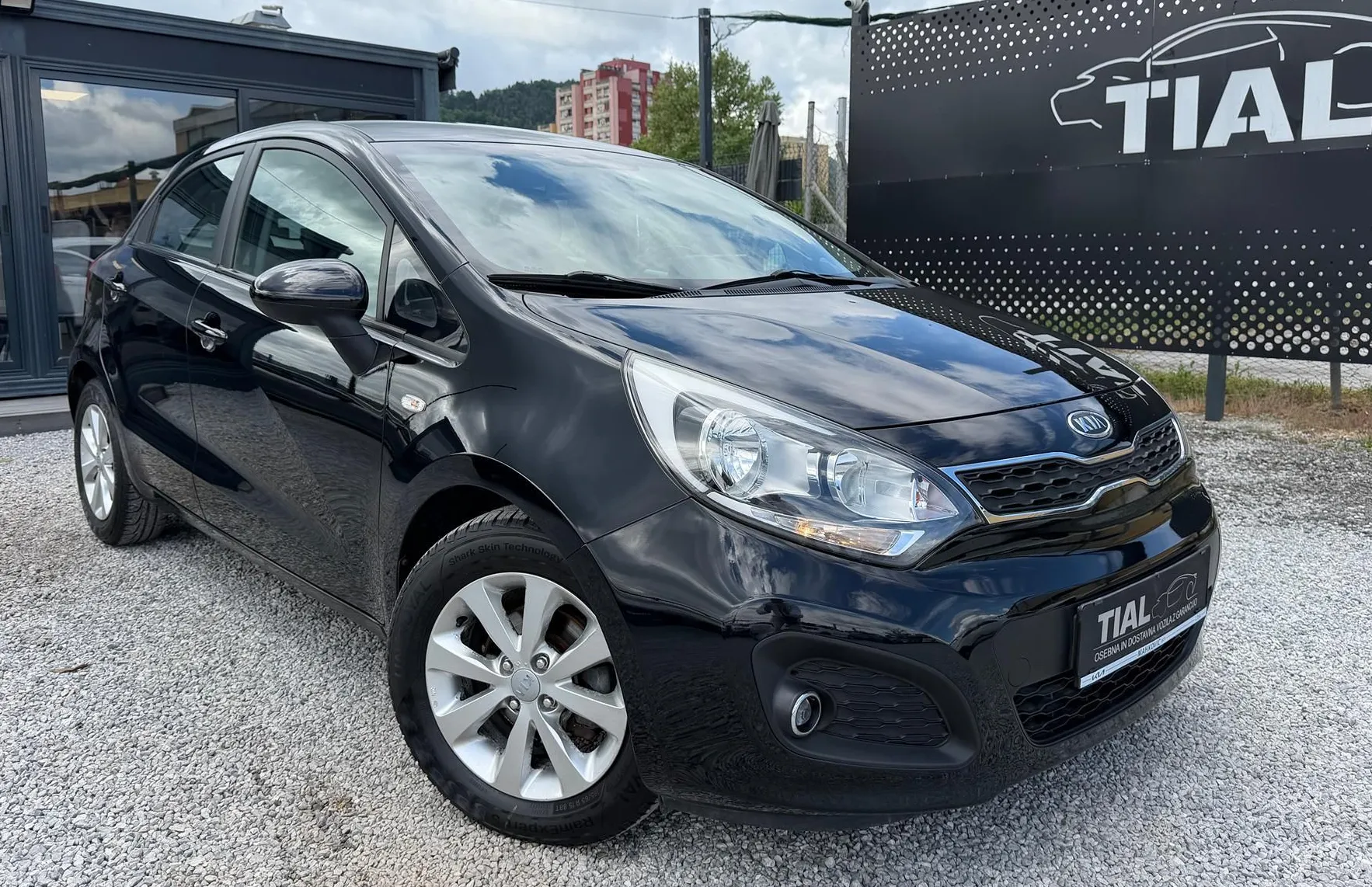 Zunanja slika - KIA Rio - 1.2 SAMO 78.000KM-AVT.KLIMA-PDC-SLO-NA OBROKE - 3