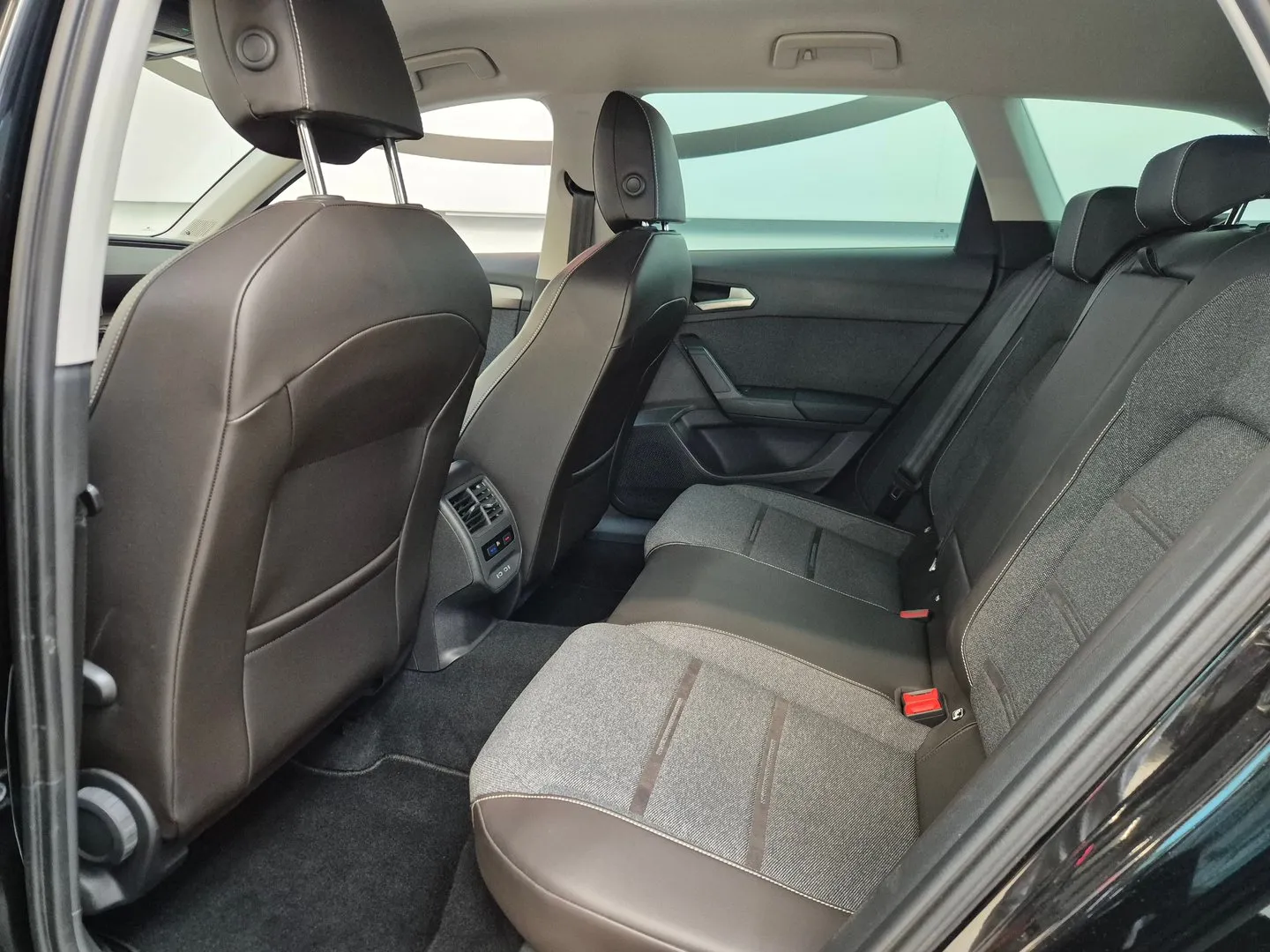 Zunanja slika - Seat Leon - SP XC 2.0 TDI DSG 110kW (150KM) - 6