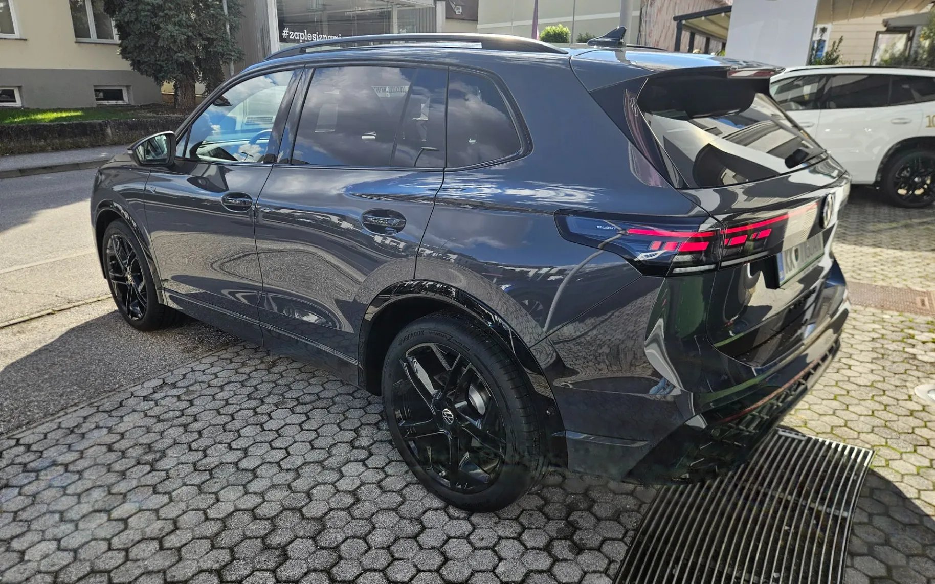 Zunanja slika - Volkswagen Tiguan - 1.5 eTSI 4Joy DSG - 4