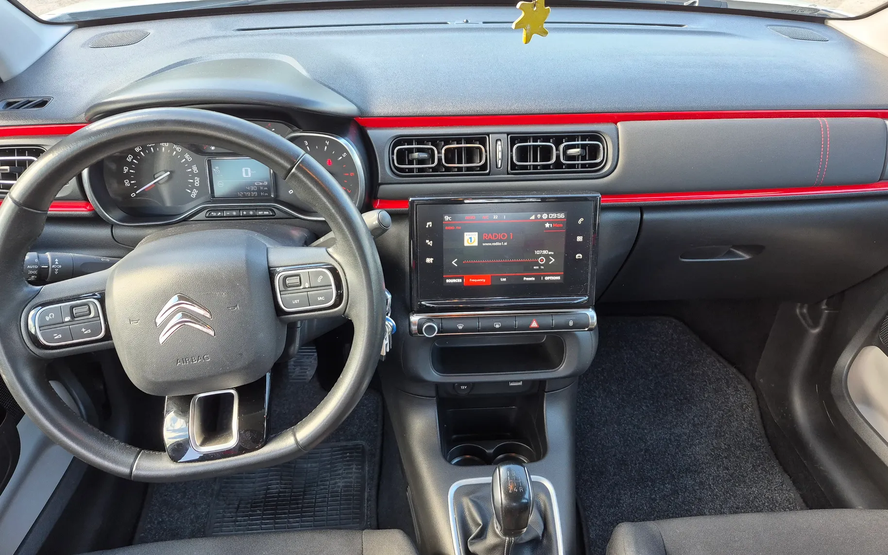 Notranja slika - Citroën C3 - 1,2 PureTech 83 S&S Shine - 9