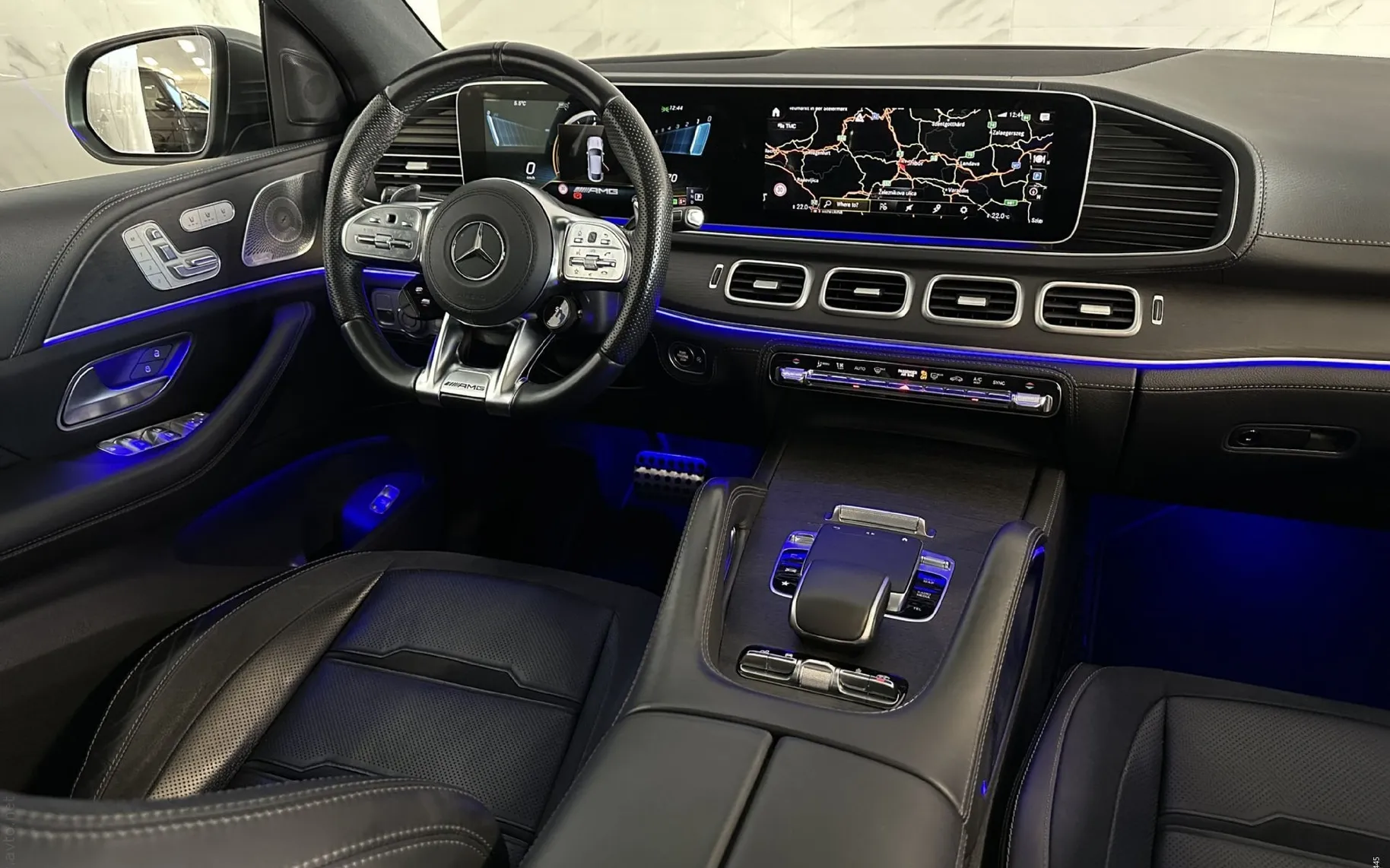 Notranja slika - Mercedes-Benz GLE coupe - AMG GLE 53 4Matic+|Pano|ACC|HUD|Hlaj|360K|Kljuka|. - 9