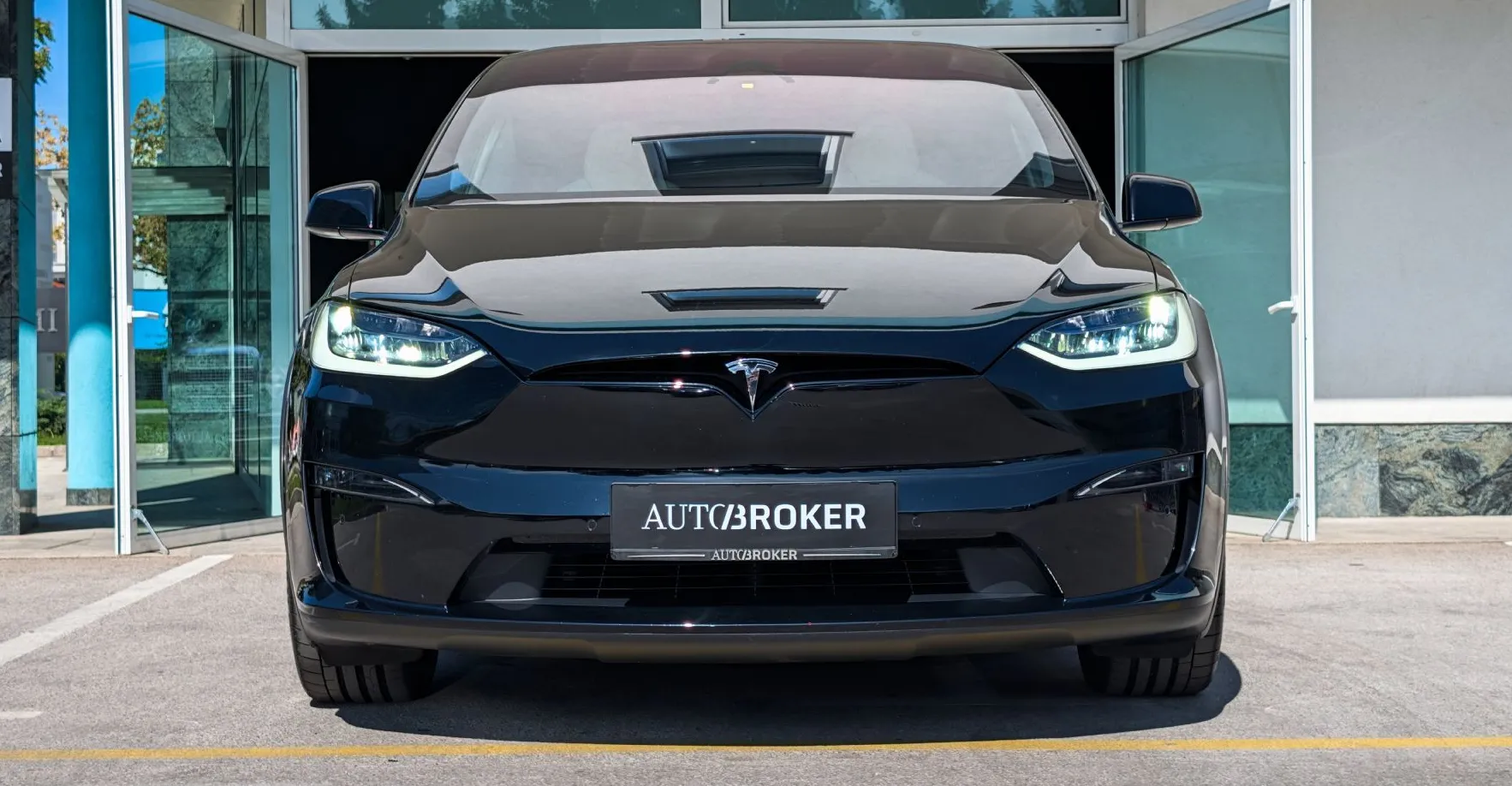 Zunanja slika - Tesla Model X - Plaid All-Wheel Drive Yoke Avtopilot kljuka - 2