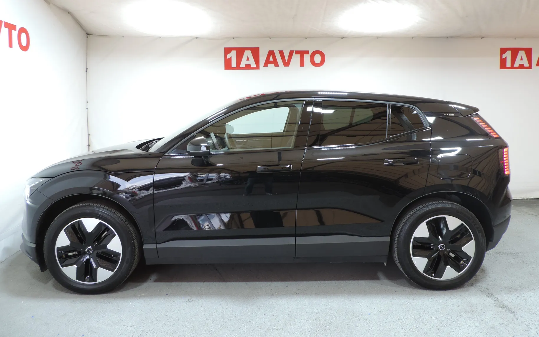 Zunanja slika - Volvo EX30 - Single Motor  51 kWh  Plus - 8