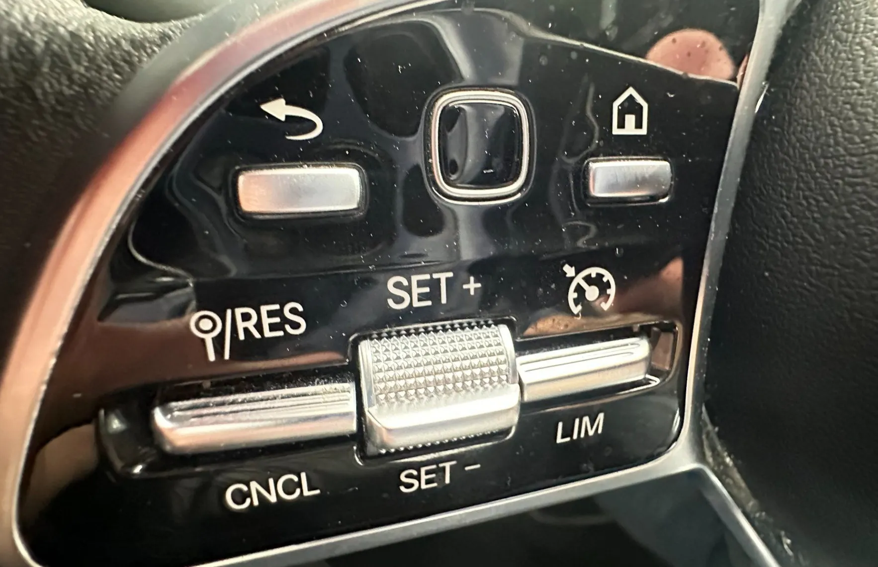 Zunanja slika - Mercedes-Benz EQA - 250 Business.KAMERA.NAVI.USNJE.LED.SAMO 57.590 KM - 12