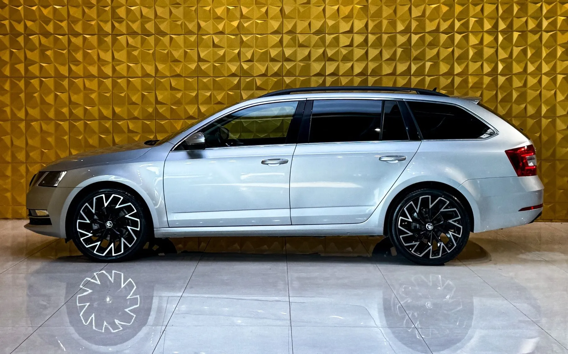 Zunanja slika - Škoda Octavia - 2.0 TDI AUT. GRETJE-NAVI-TEMP-MULTIFUNKCIJA - 6