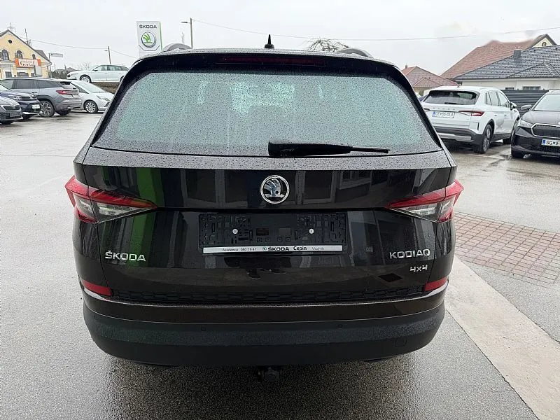 Zunanja slika - Škoda Kodiaq - Ambition 2.0 TDI 110kW 4X4- SLO. - VELIK SERVIS - - 6