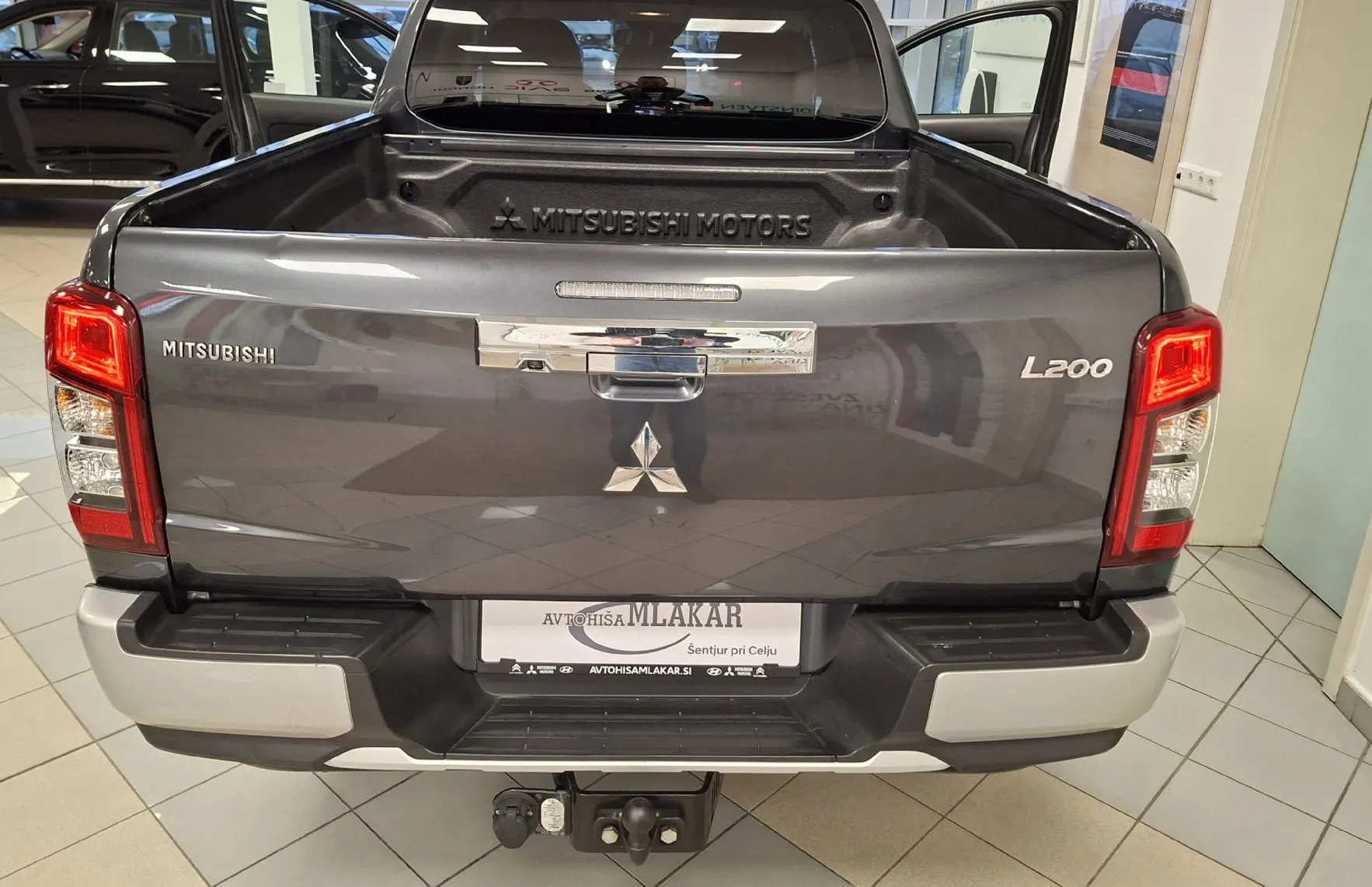 Zunanja slika - Mitsubishi L 200 - 2.3 4X4-1.LASTNIK-SLO-LED-NAVI-KAMERA-ODLIČEN- - 5