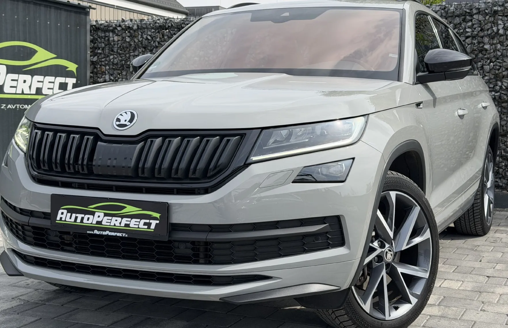 Zunanja slika - Škoda Kodiaq - 4x4 2.0 TDI Sportline KAM|GR.SED|NAVI|KLJUKA|PANO. - 3