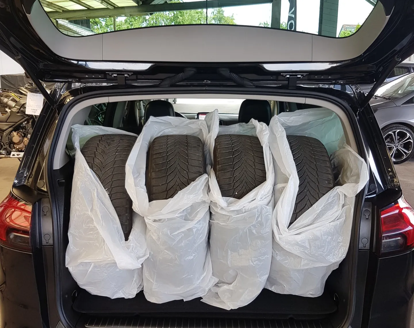 Zunanja slika - Opel Zafira - Tourer 2,0 CDTi Cosmo Avt. - 18