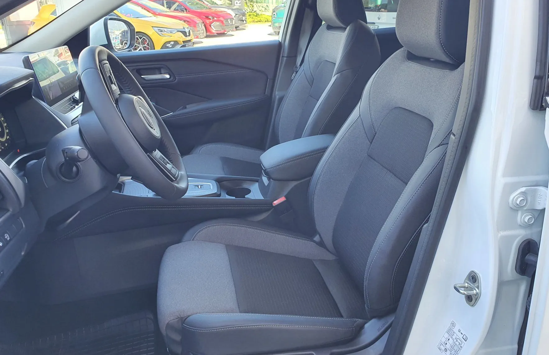 Zunanja slika - Nissan Qashqai - 1.3 DIG-T MHEV N-Connecta X-Tronic - 9