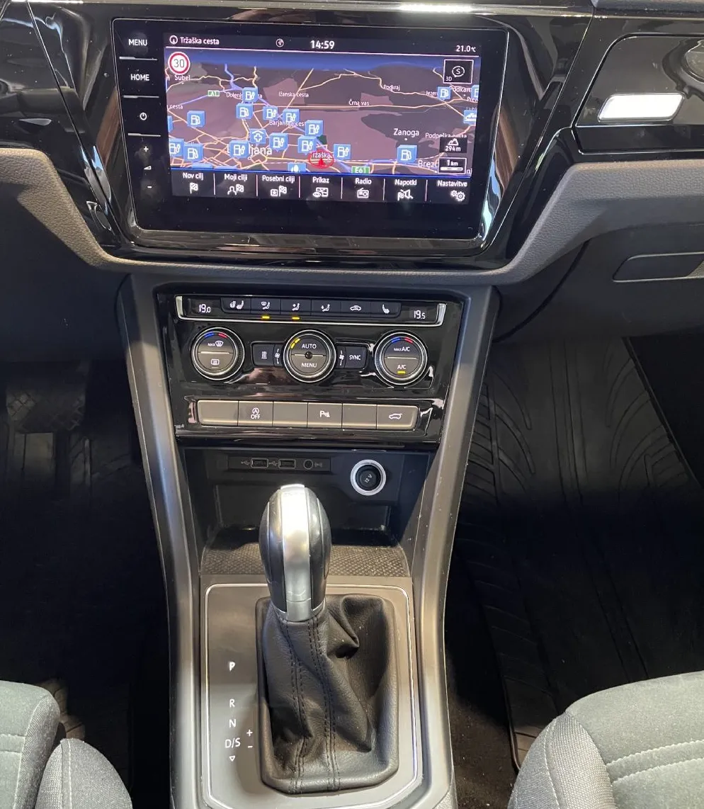 Zunanja slika - VW Touran - PANORAMA-NAVIGACIJA-ALCANTARA-GRETJE-DSG-ALU-LED - 13
